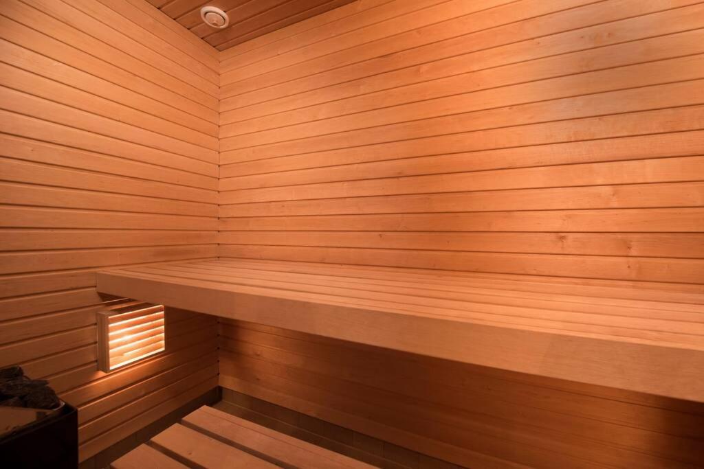 Tallinn City Apartments - Luxury 3 Bedroom, Sauna, Views Экстерьер фото