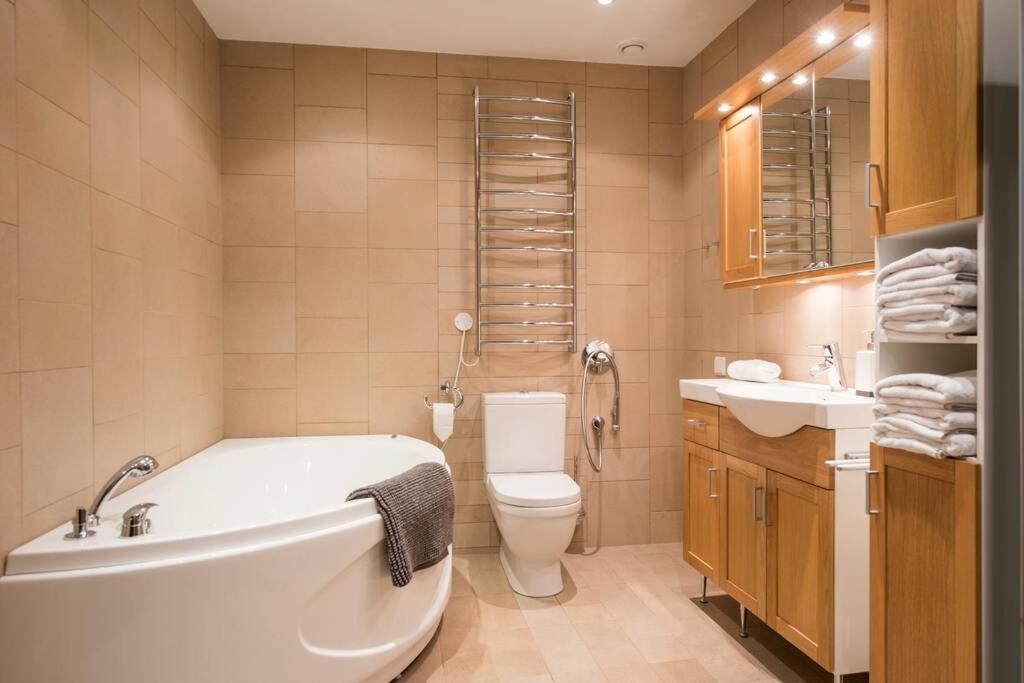 Tallinn City Apartments - Luxury 3 Bedroom, Sauna, Views Экстерьер фото